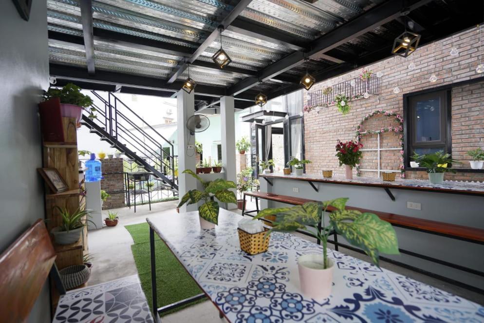 Almor Hostel With Pool In Right Center Hạ Long Extérieur photo